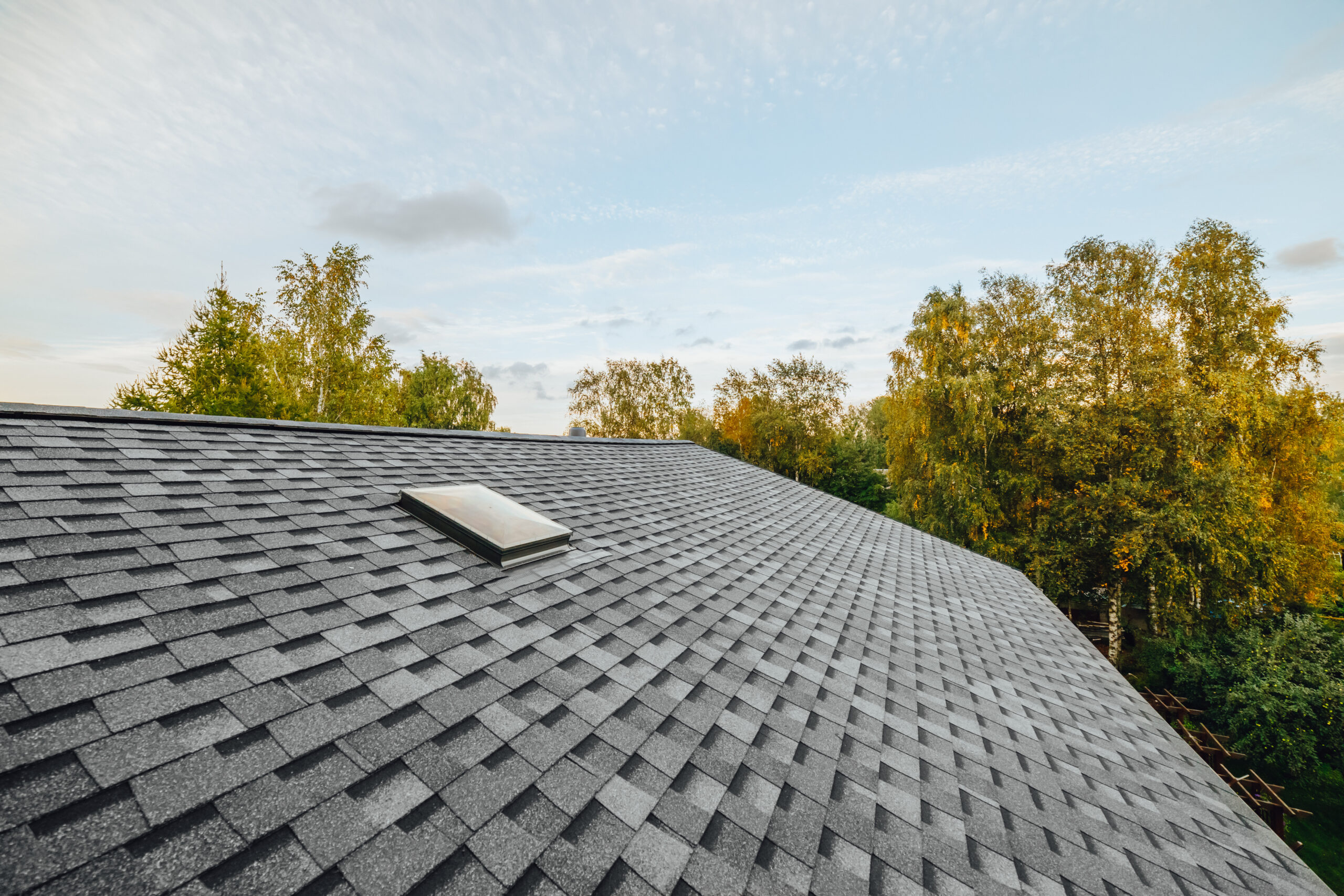 How to Choose the Right Roofing Contractor Today